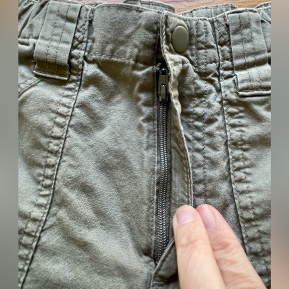 Columbia half moon bay olive/khakish shorts- size Small- - Picture 5 of 8